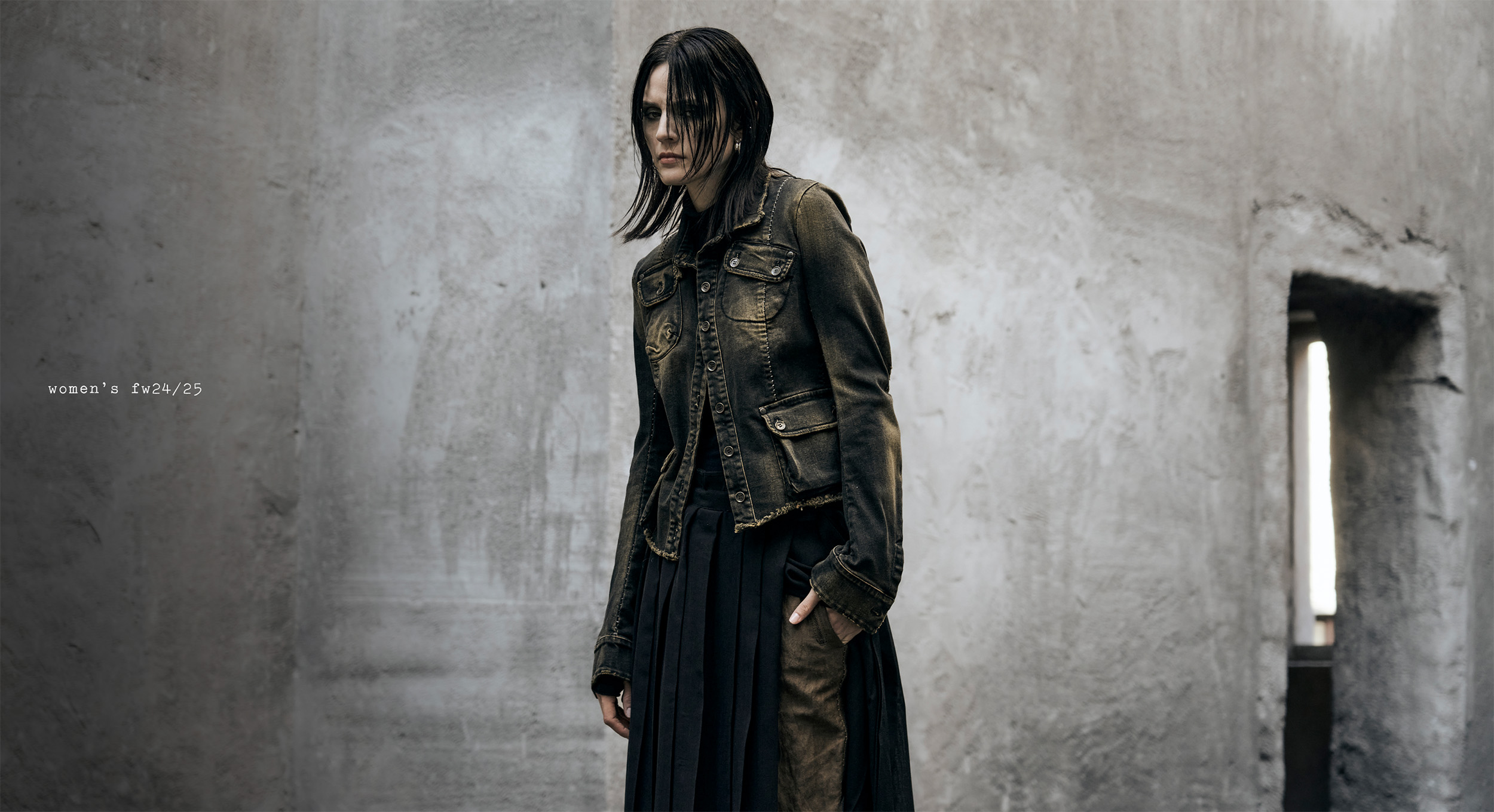 FW_24-25_W home 01-sales_3-simple